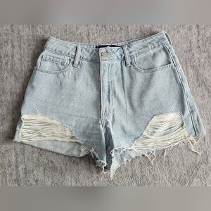 Hollister Ultra High-Rise Vintage Relaxed Mom Short 3"  100% Cotton Size 3 w26